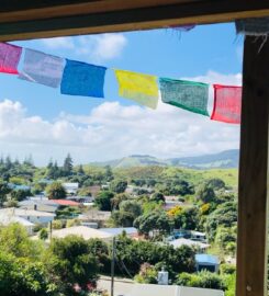 Retreat-Style Therapy Cabin for Hire – Paekākāriki