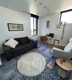 Counselling/therapy room in Avondale for rent