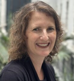 Dr Amanda Perry